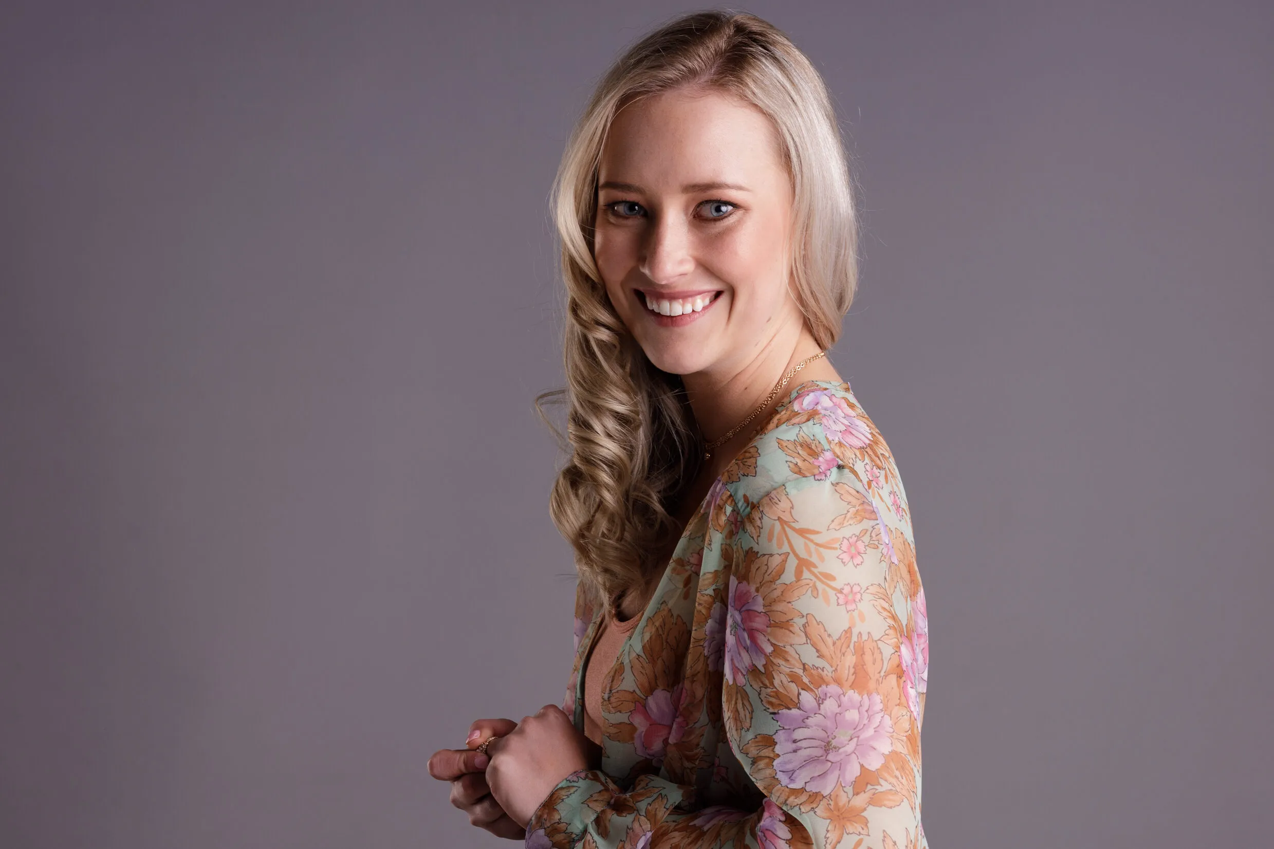 Izel Bezuidenhout as Emma in Spoorloos: Die eiland. Foto: kykNET/Verskaf