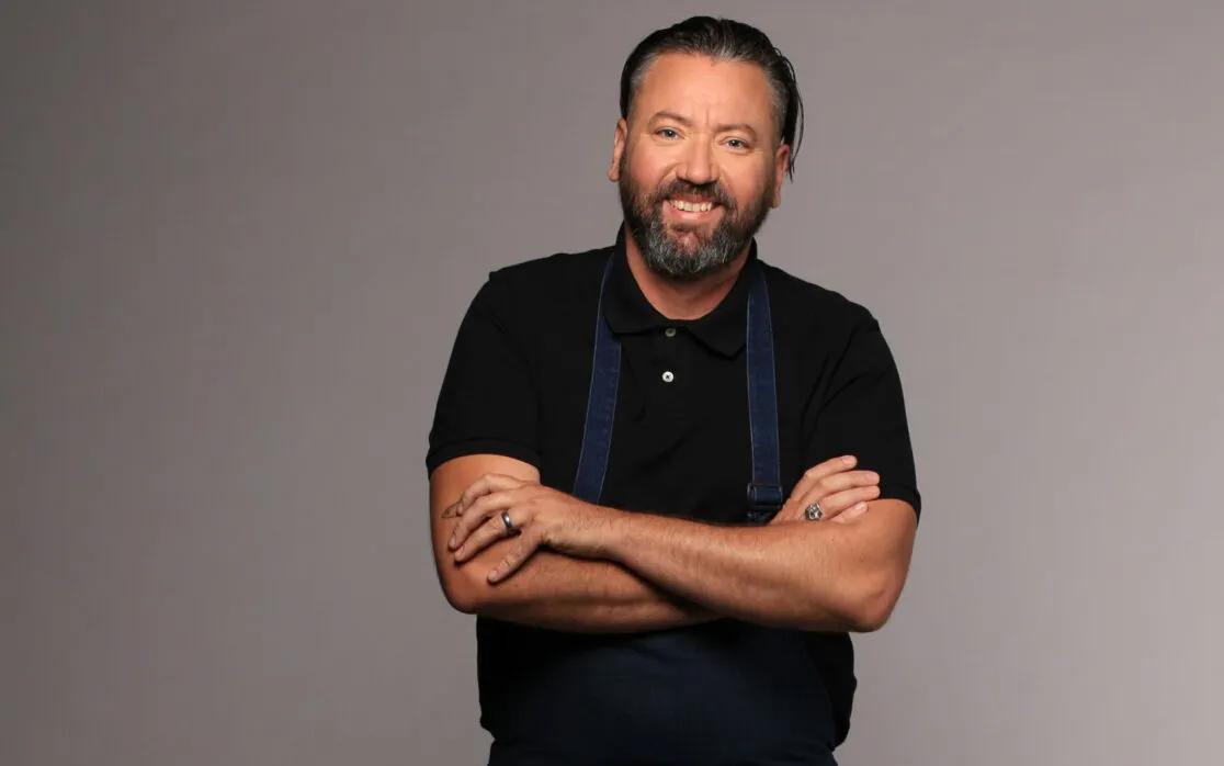 Bertus Basson is een van Kokkedoor Vuur & Vlam se beoordelaars. Foto: Verskaf