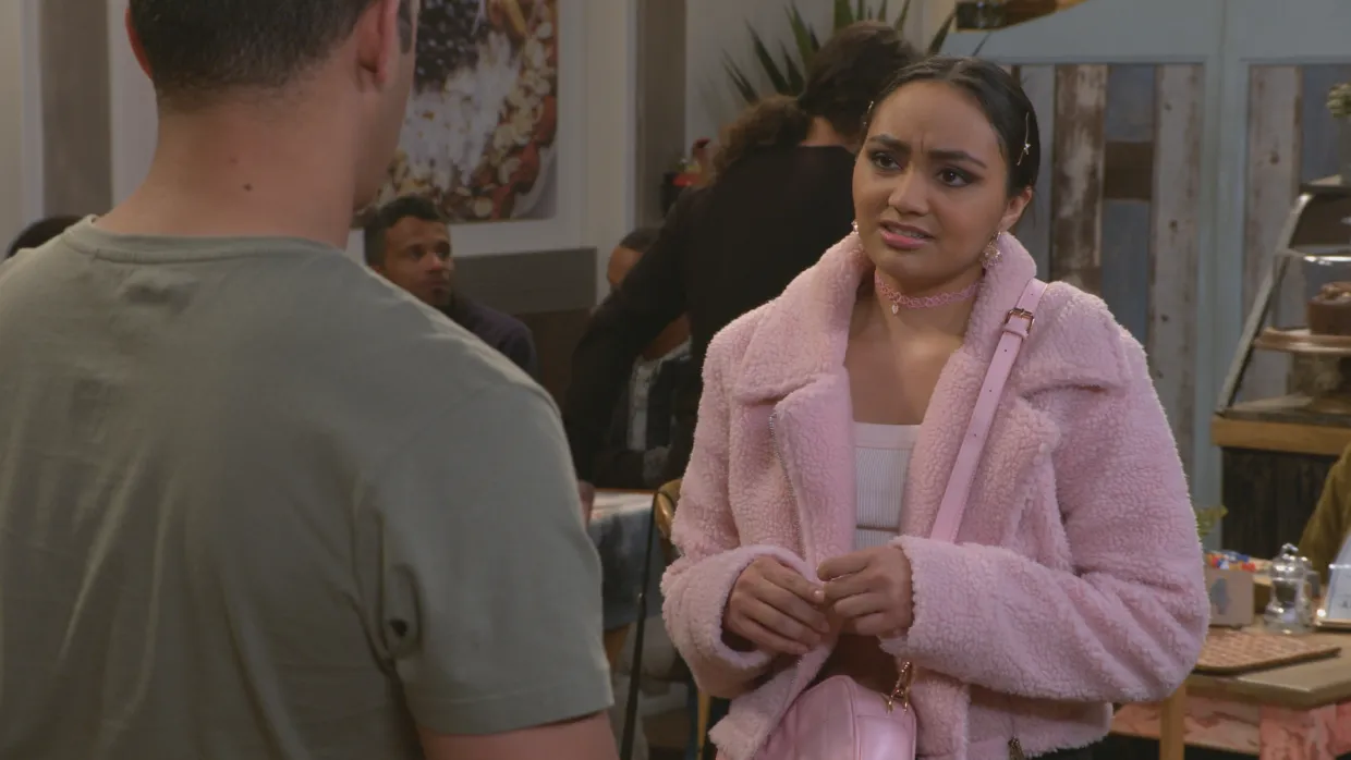 Char Carrie en Dean Smith in 'n toneel uit Suidooster.