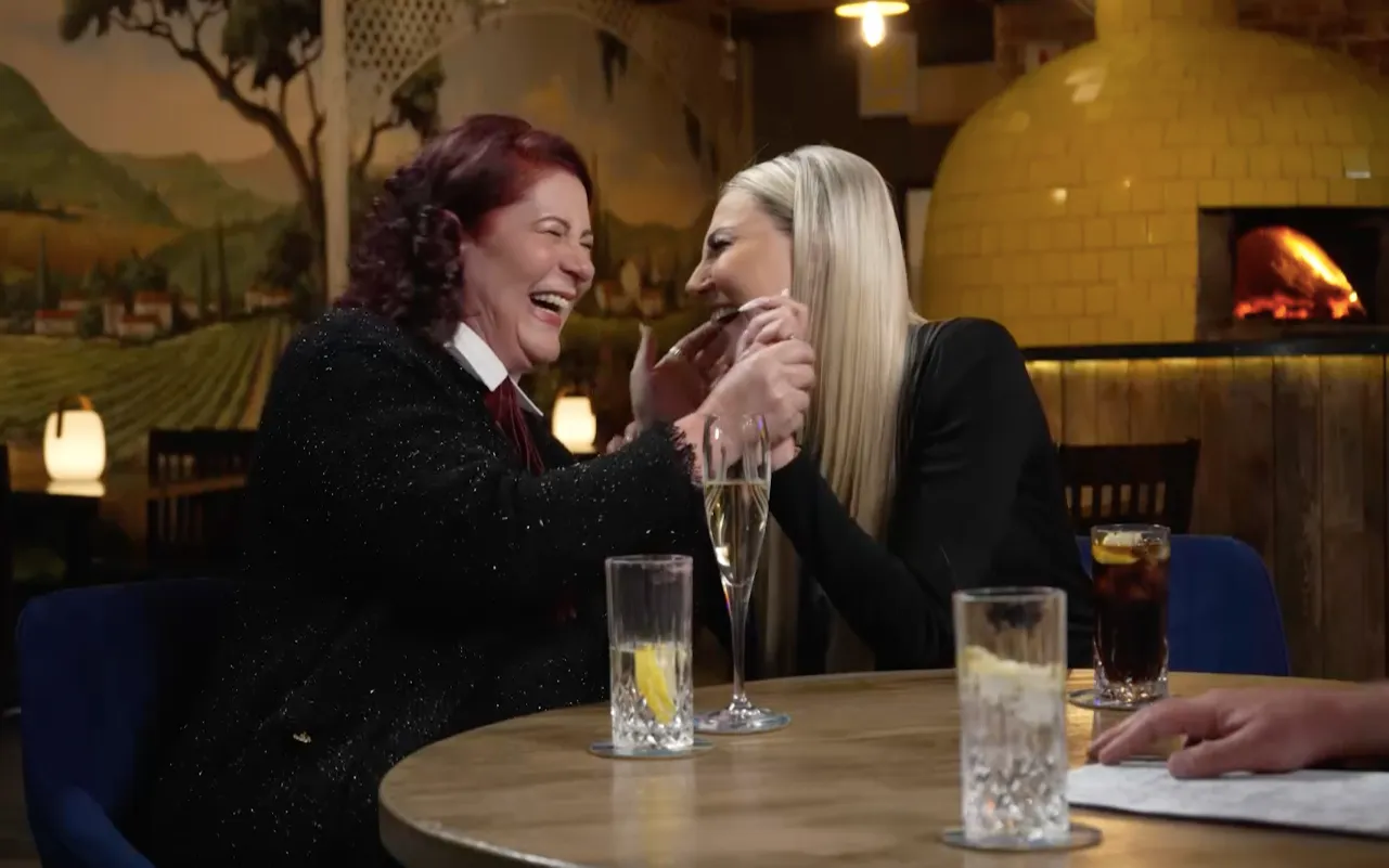 Anita Lloyd en Mel Viljoen Laataand by Rian die Real Housewives van die wynlande