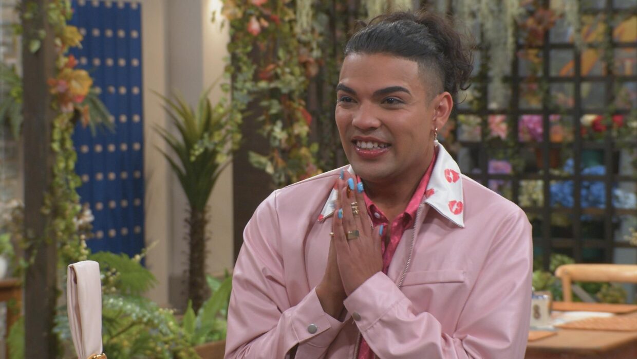 Cole Wessels as Tino in Suidooster.